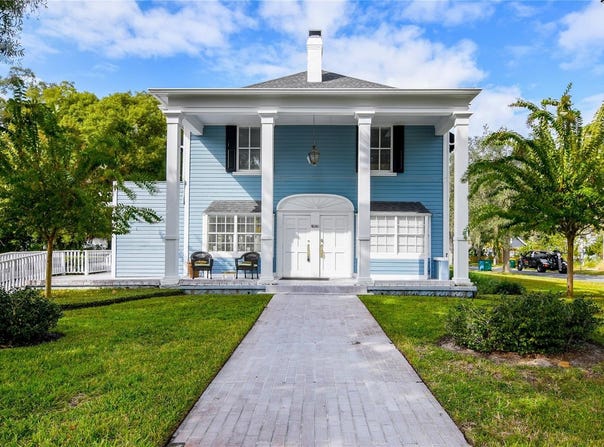 851 N DONNELLY ST, MOUNT DORA, FL 32757