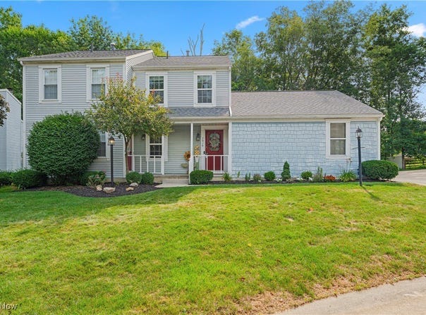 7916 Norriton Circle NW, North Canton, OH 44720