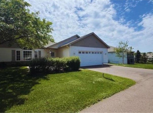 101 Bridgewater Trail, Hudson, WI 54016