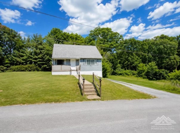 2513 Edgemont Dr., BLUEFIELD, WV 24740