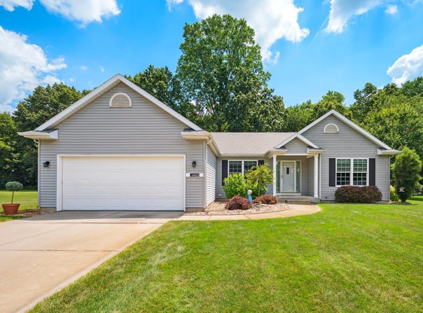 69823 Knottingham Lane, Edwardsburg, MI 49112
