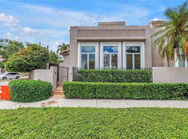 200 COCOANUT AVENUE, SARASOTA, FL 34236