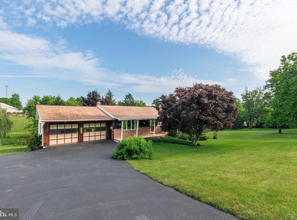 960 FURNACE HILLS PIKE, LITITZ, PA 17543