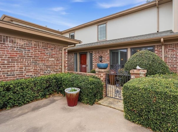 79 One Main Place, Benbrook, TX 76126