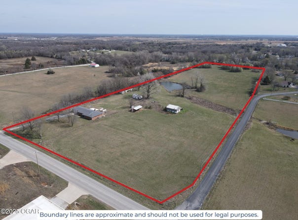 2105 S Hall Street, Webb City, MO 64870