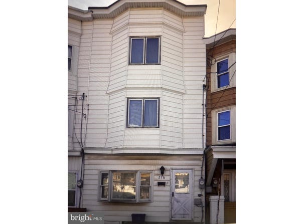 216 E LLOYD STREET, SHENANDOAH, PA 17976