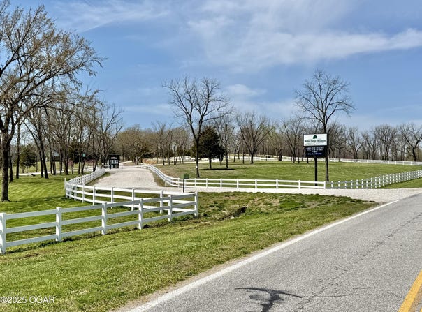 466 Route Y, Arcola, MO 65603