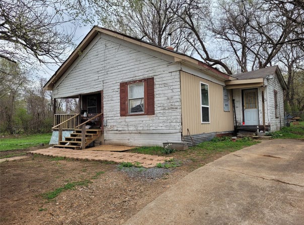 726 NE 6th, Paris, TX 75460