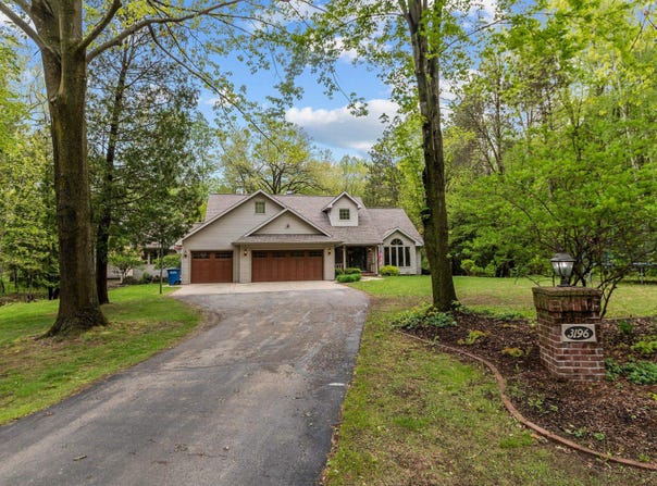 3196 HIDDEN POND Road, GREEN BAY, WI 54313-8368