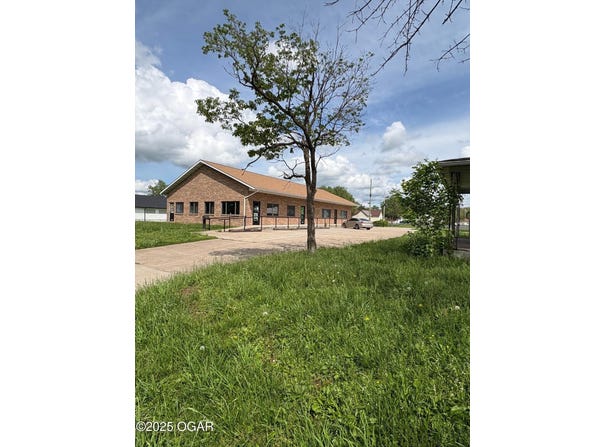 1203 Main Street, Cassville, MO 65625