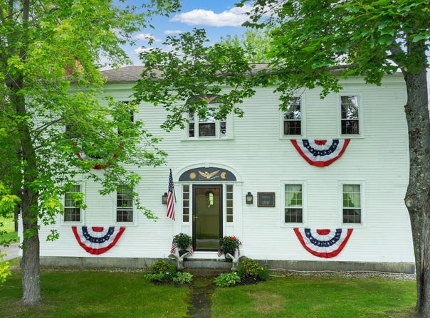 237 River Road, Hollis, ME 04042