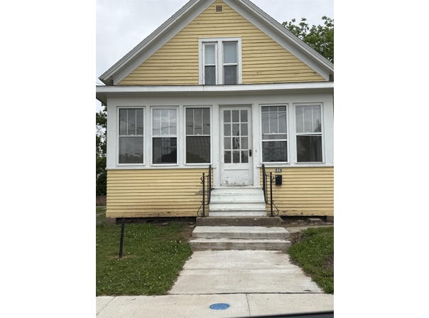 826 MCKINLEY Street, OSHKOSH, WI 54901-4353