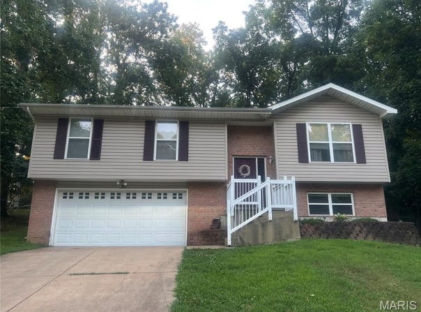 20 Hummingbird Lane, Arnold, MO 63010