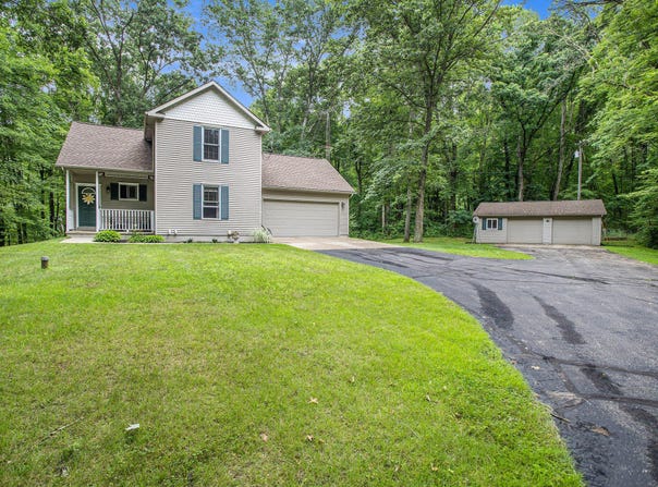 10950 W Drive N, Bellevue, MI 49021