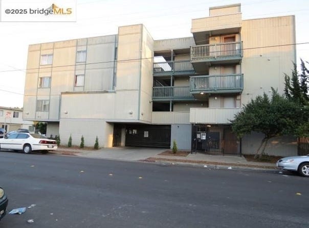 1532 Chanslor AVE, Richmond, CA 94801