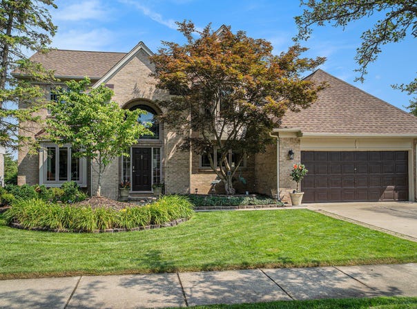 45090 Thornhill Court, Canton, MI 48188
