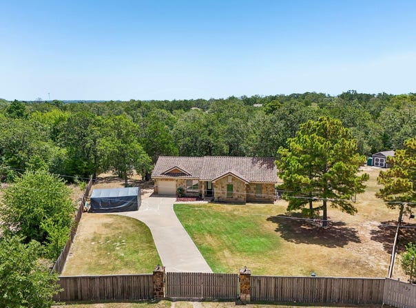 126 King St, Bastrop, TX 78602