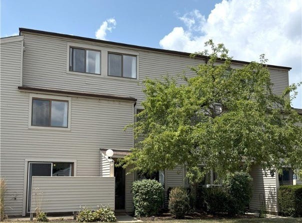 1480 Cedarwood Drive unit: 21F, Westlake, OH 44145