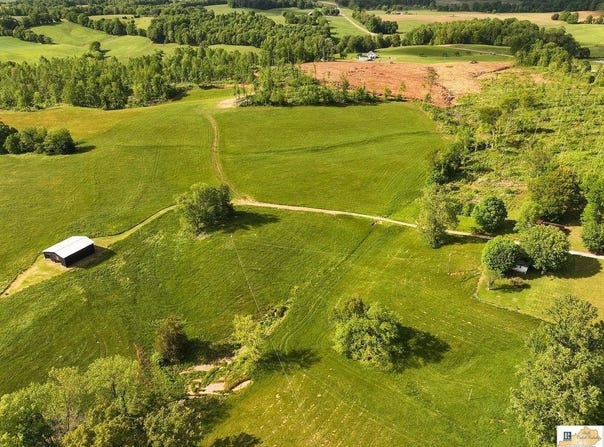 69 AC Radio Station Road, Tompkinsville, KY 42167