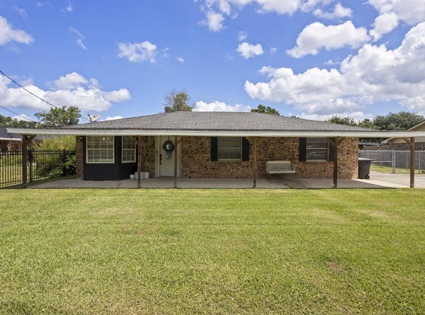 380 Palmetta St, Vidor, TX 77662