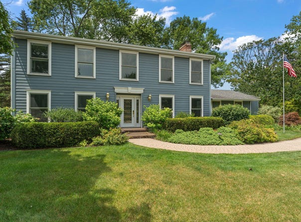 110 Wheatridge Road, Valparaiso, IN 46385
