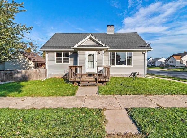 1821 S 18TH Street, MANITOWOC, WI 54220