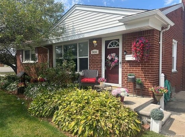 30244 Windsor Street, Garden City, MI 48135