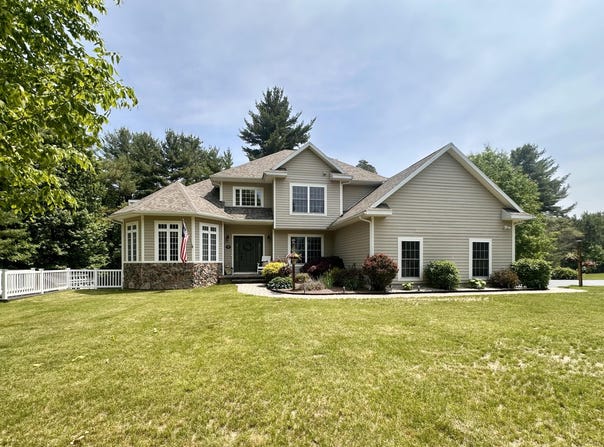 28 Twin Creek Drive, Peru, NY 12972