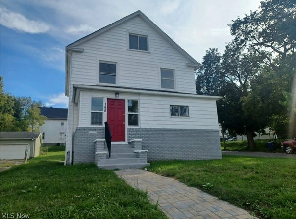 148 Elm Street, Struthers, OH 44471