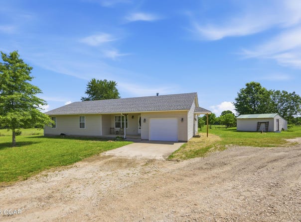 4601 Starling Road, Pierce City, MO 65723