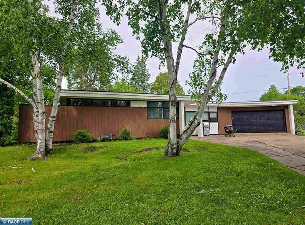 2417 10th Ave. E., Hibbing, MN 55746