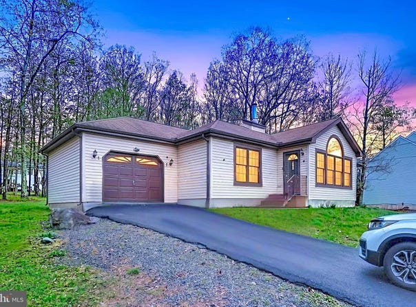 4341 PINE RIDGE Drive, BUSHKILL, PA 18324