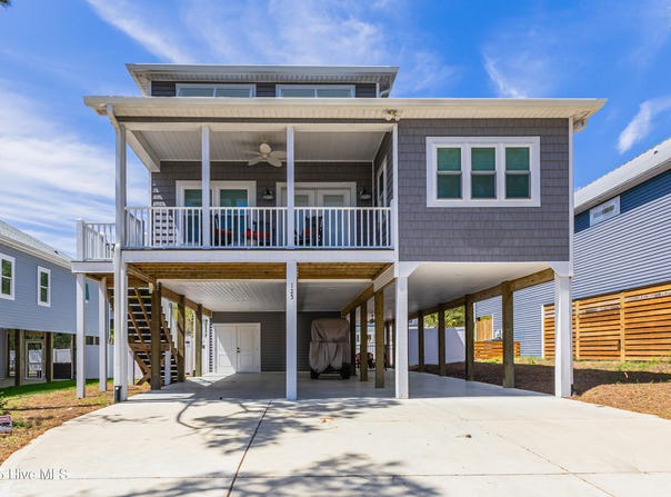 125 NE 34th Street, Oak Island, NC 28465