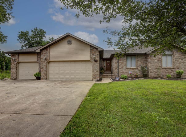 2500 S 14th Avenue, Ozark, MO 65721