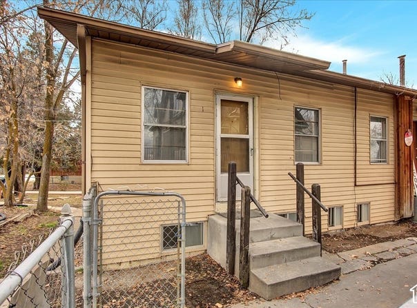 467 N HARRISVILLE Rd, Harrisville, UT 84404