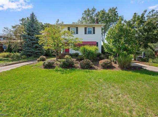 1440 Lewis Drive, Lakewood, OH 44107