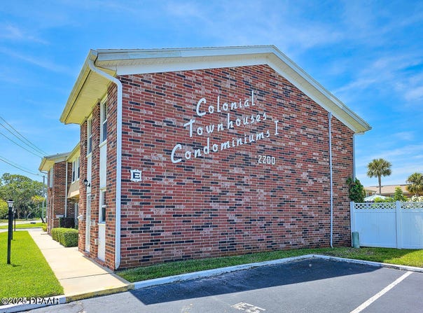 2200 S Palmetto Avenue, South Daytona, FL 32119