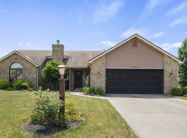 9329 White Shell Drive, Fort Wayne, IN 46804