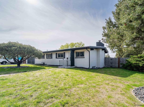 3117 DOUGLAS ST, Cheyenne, WY 82009