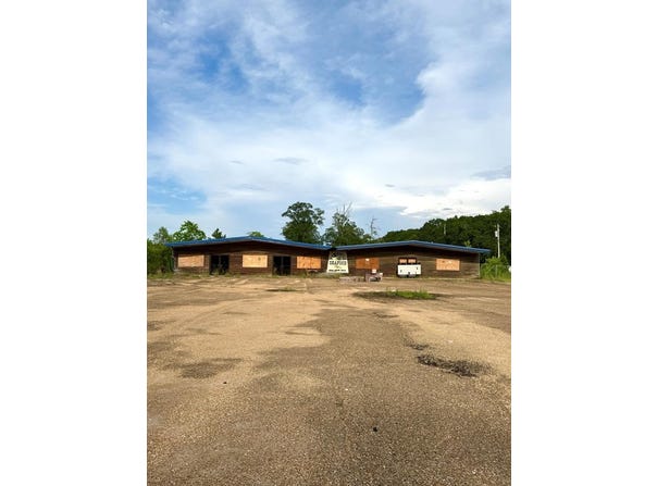 1088 N Clark Ave, Mccomb, MS 39648