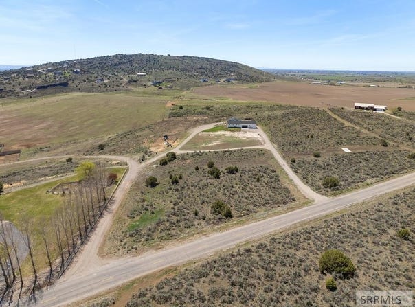 1032 E Butte Road, Menan, ID 83434