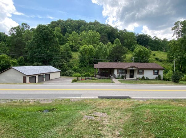 3896 US Hwy 33E, Glenville, WV 26351