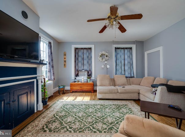 159 CENTRE AVENUE, LEESPORT, PA 19533
