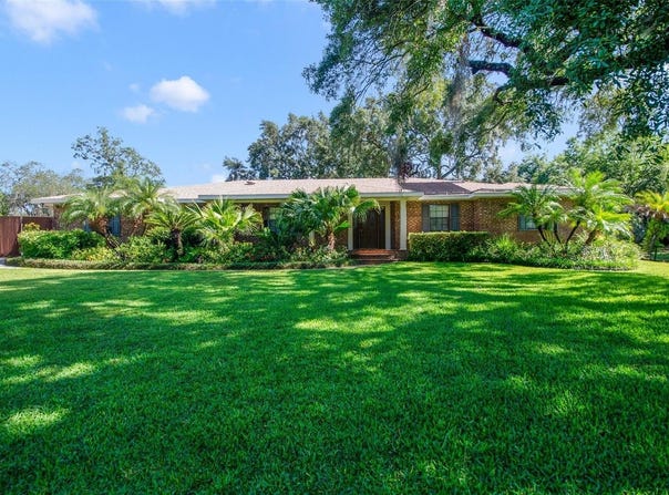 15935 J AND J DRIVE, TAVARES, FL 32778