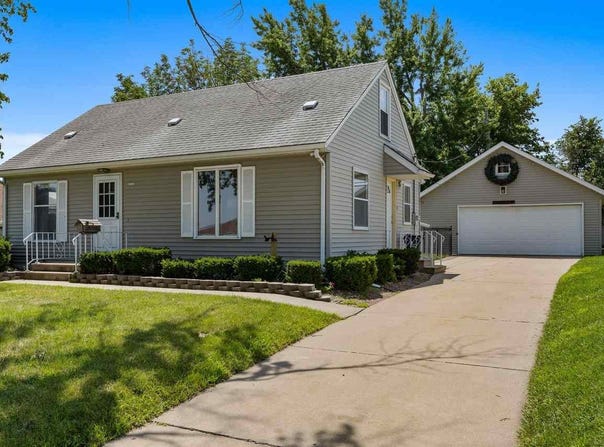 2226 Chandler St, CedarRapids, IA 52404
