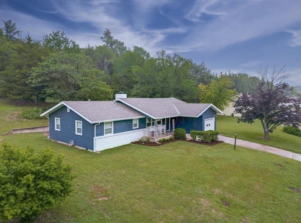 410 Highland Dr, Arkansas City, KS 67005