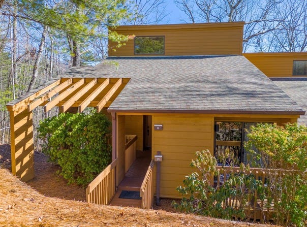 84 Emerald Ridge Road, Sapphire, NC 28774