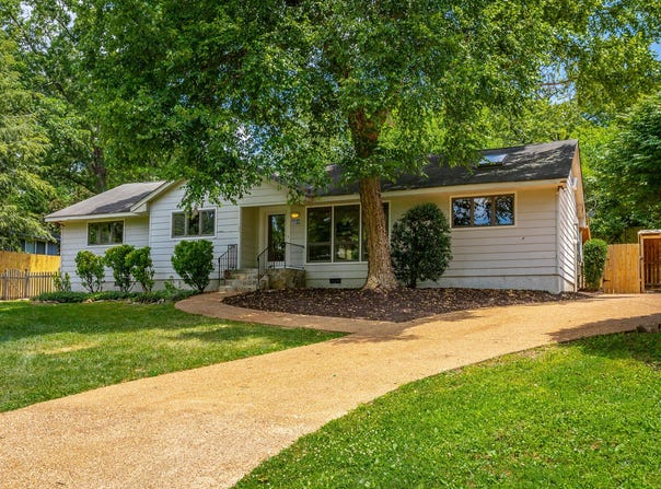 210 Dawn Street, Signal Mountain, TN 37377