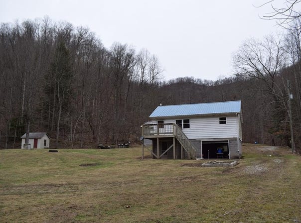 5924 Upper Johns Creek Rd, Kimper, KY 41539