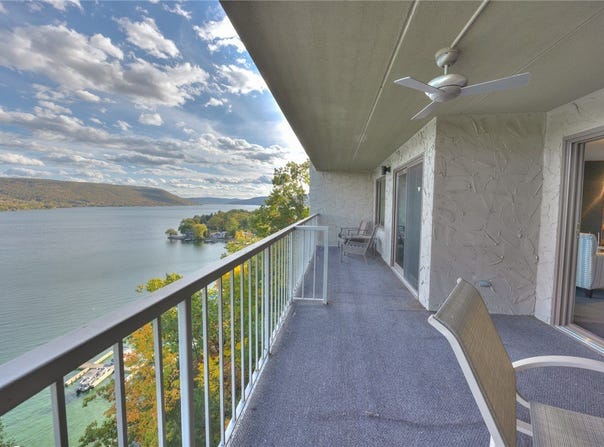82 Cliffside Drive, Canandaigua, NY 14424